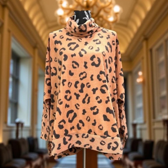 Simply Southern Animals print turtleneck/ cowl neck one size fits most NWT - Picture 2 of 13